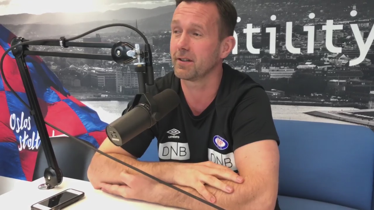 - Er det en kamp du skal få med deg, så er det den som spilles på lørdag